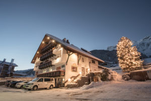 Hotel Sonnbichl St. Anton am Arlberg - with free guest parking