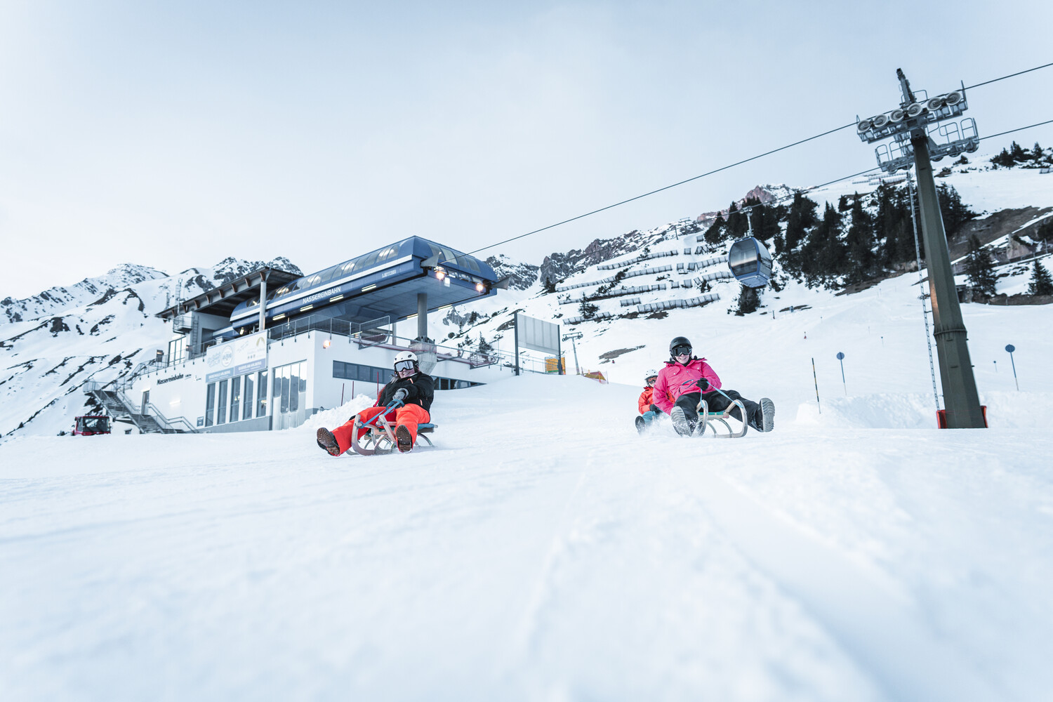Rodeln in St. Anton am Arlberg - Hotel die Arlbergerin - Winteraktivitäten in Tirol