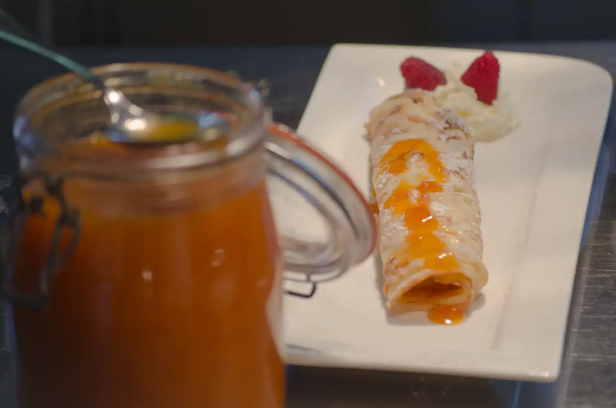 Startseite 43 Apricot pancake with apricot jam